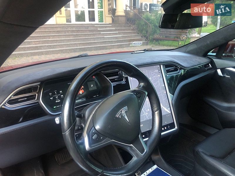 Ліфтбек Tesla Model S 2016 в Києві