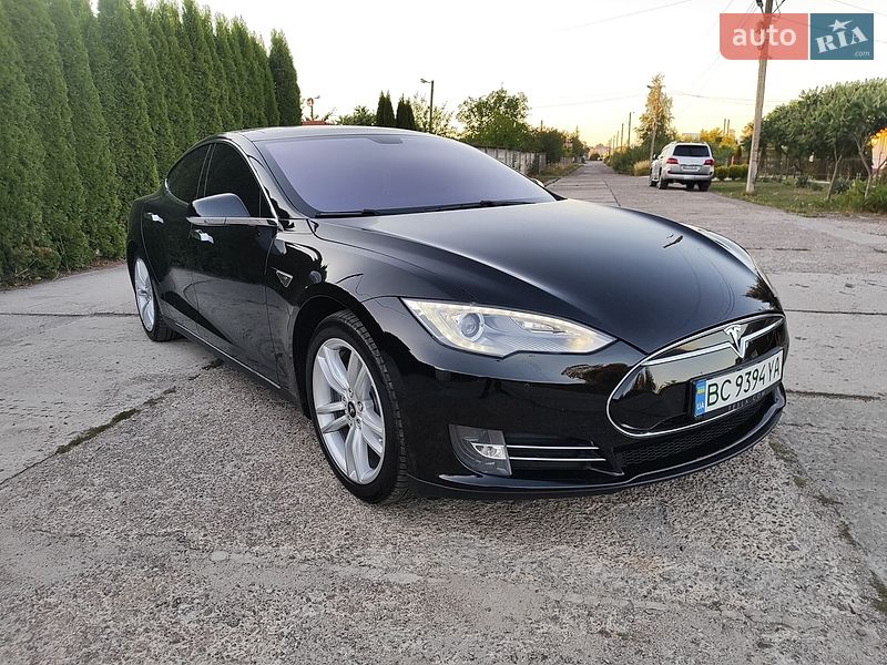 Tesla Model S 2013