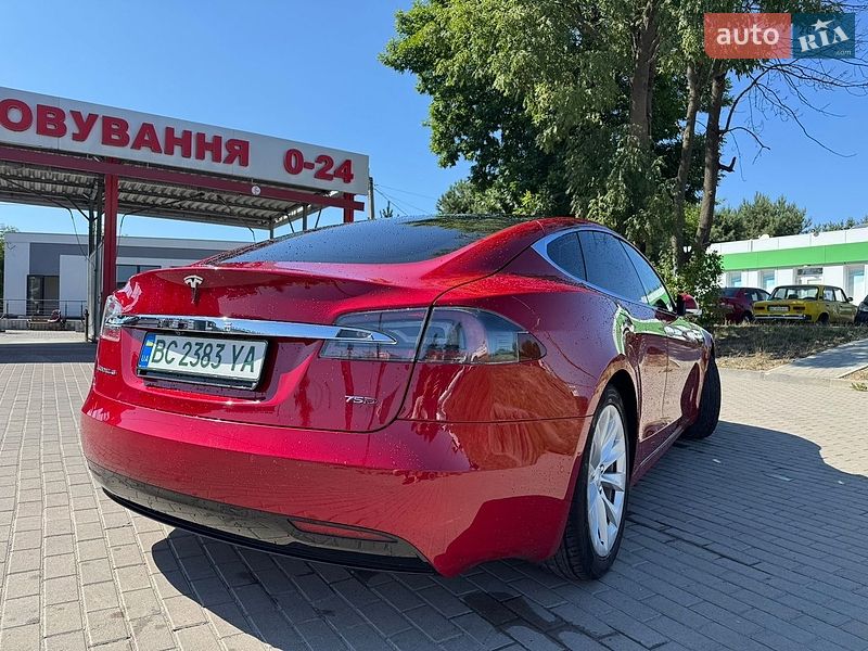 Лифтбек Tesla Model S 2018 в Львове