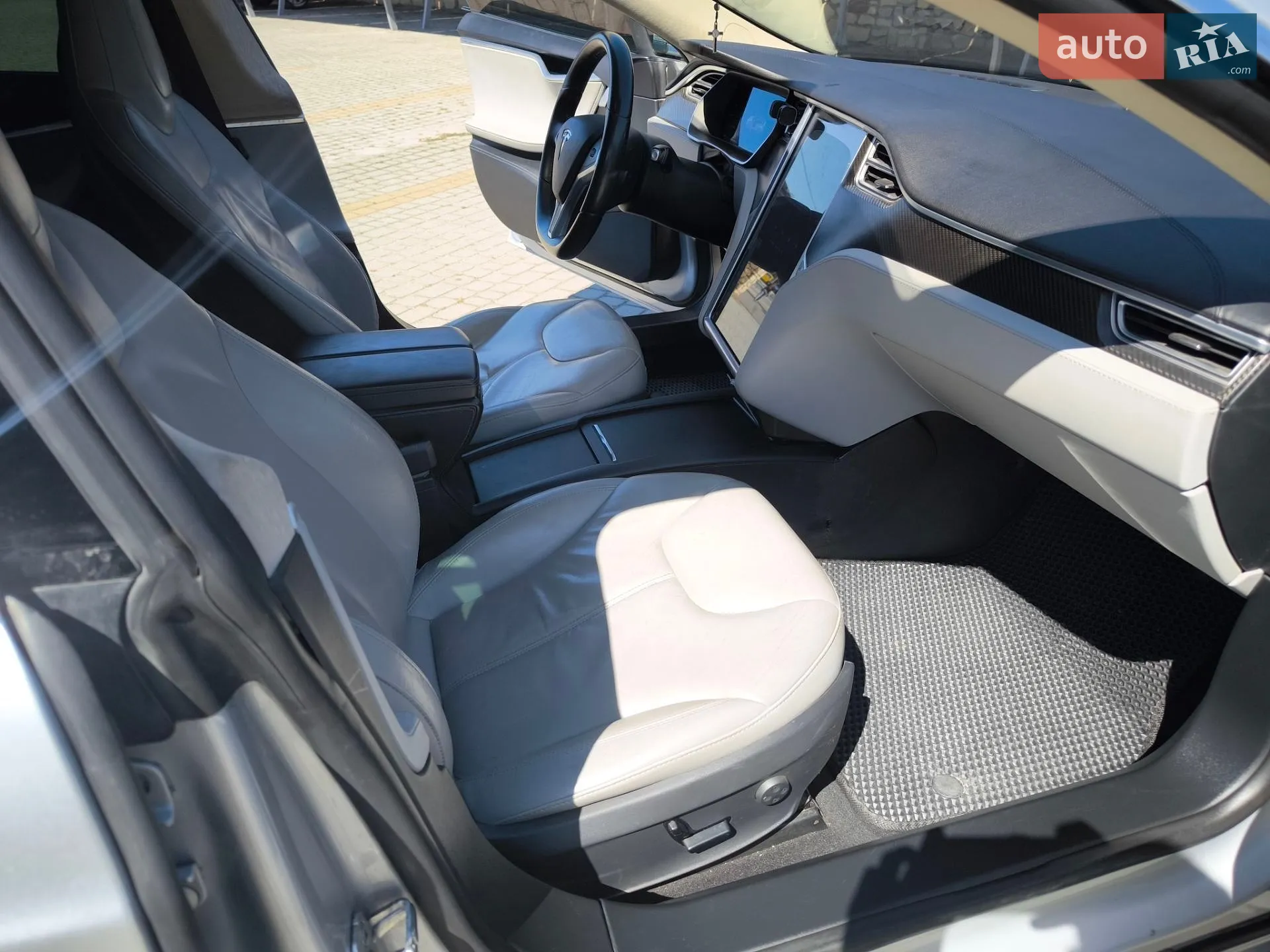 2014 Tesla Model S - мініатюра 8