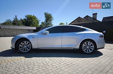 Ліфтбек Tesla Model S 2014 в Львові Ліфтбек Tesla Model S 2014 в Львові