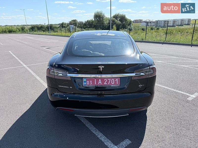 Ліфтбек Tesla Model S 2015 в Рівному