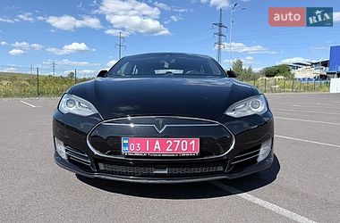 Ліфтбек Tesla Model S 2015 в Рівному