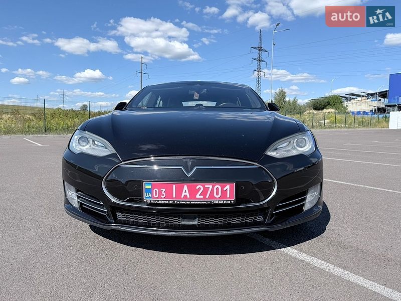Ліфтбек Tesla Model S 2015 в Рівному