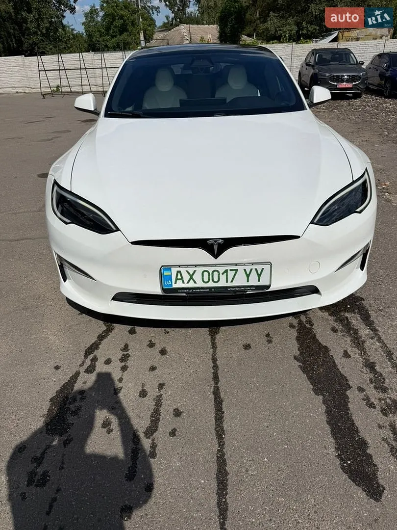 2022 Tesla Model S - фото 1