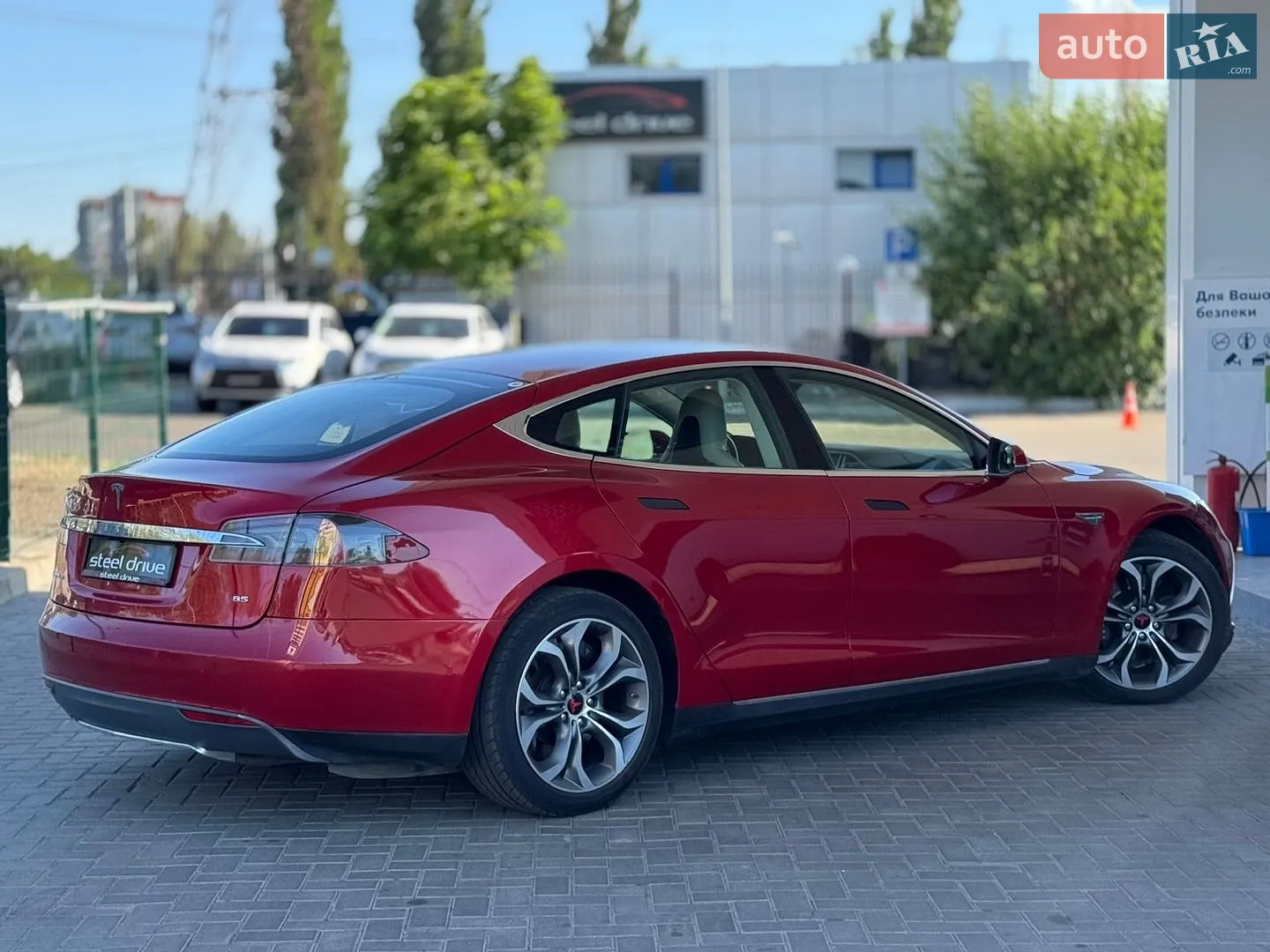 2014 Tesla Model S - мініатюра 4