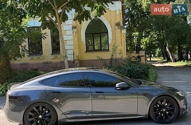 Лифтбек Tesla Model S 2018 в Чернигове