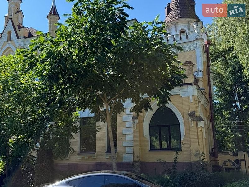 Лифтбек Tesla Model S 2018 в Чернигове