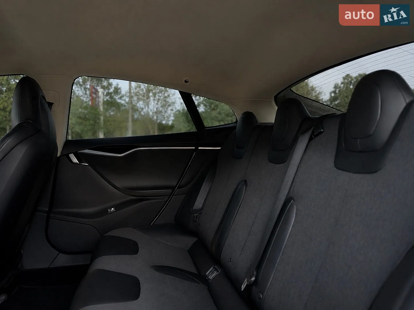 2014 Tesla Model S - мініатюра 9
