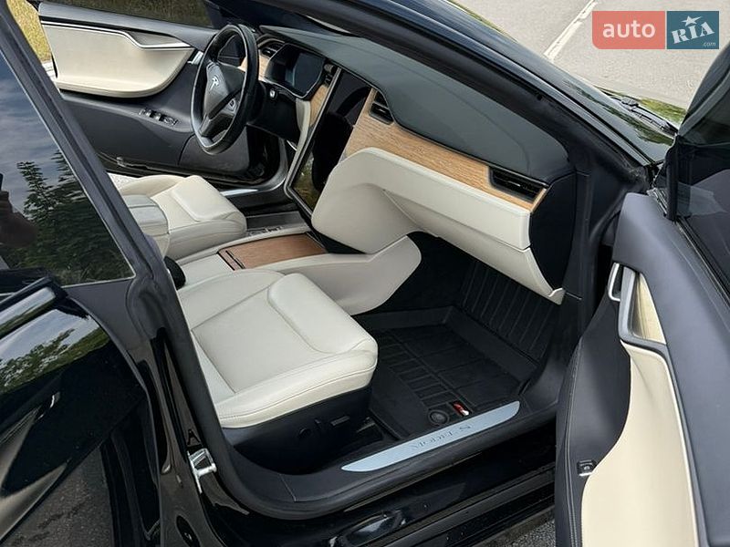 Лифтбек Tesla Model S 2020 в Тернополе