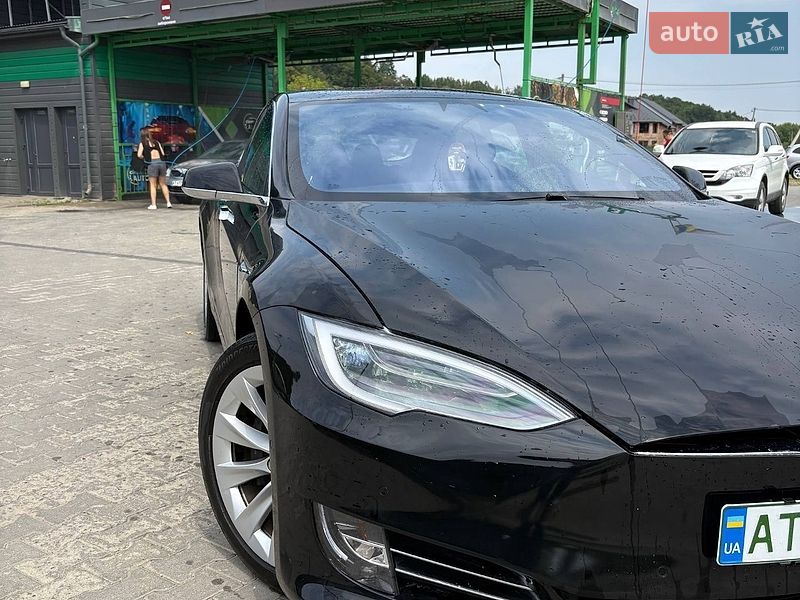 Лифтбек Tesla Model S 2018 в Коломые
