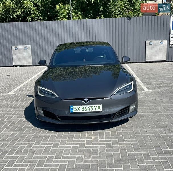 Лифтбек Tesla Model S 2017 в Каменец-Подольском