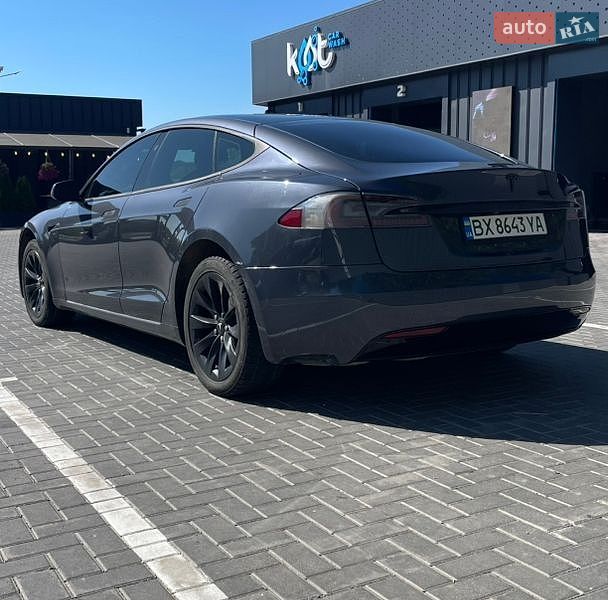 Лифтбек Tesla Model S 2017 в Каменец-Подольском