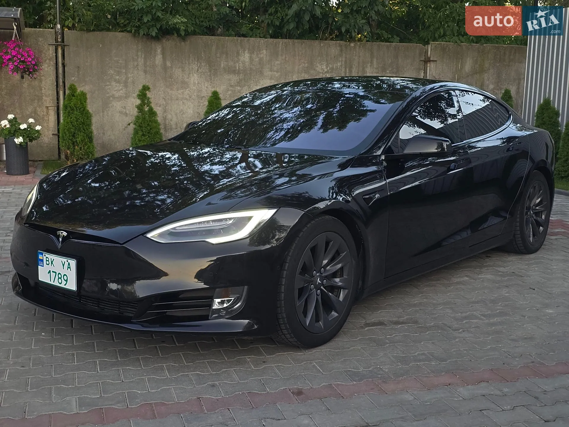 2018 Tesla Model S - фото 1