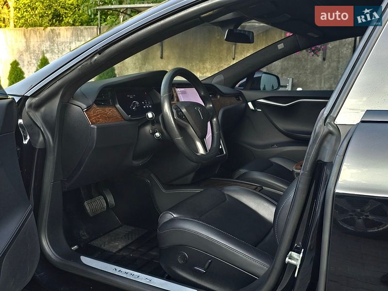 Ліфтбек Tesla Model S 2018 в Костопілі