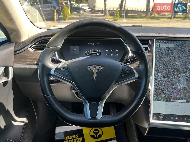 Ліфтбек Tesla Model S 2014 в Львові
