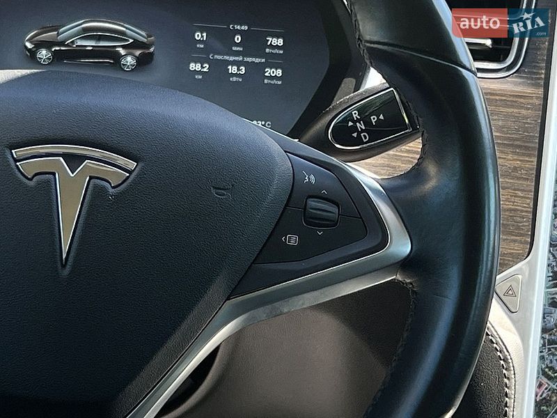 Ліфтбек Tesla Model S 2014 в Львові