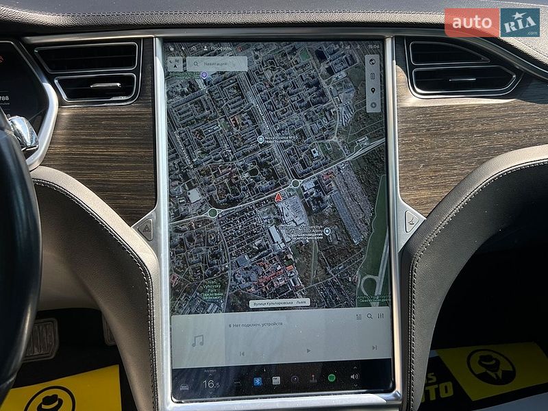 Ліфтбек Tesla Model S 2014 в Львові