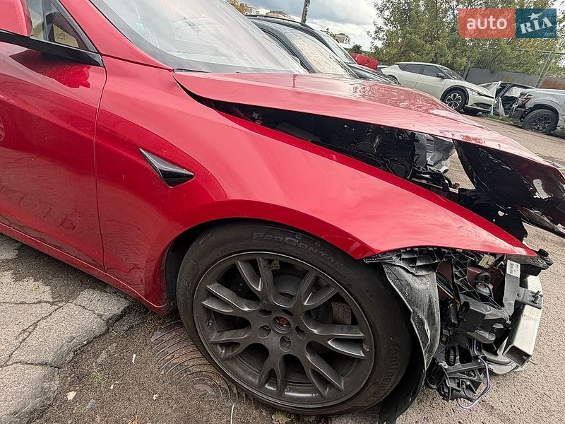 Лифтбек Tesla Model S 2023 в Ровно