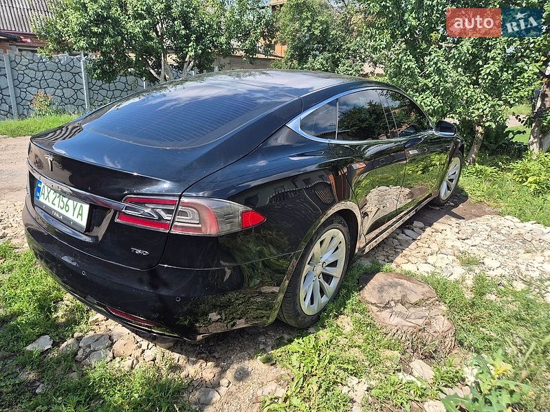Ліфтбек Tesla Model S 2017 в Харкові