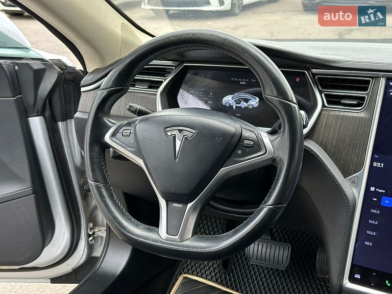 Ліфтбек Tesla Model S 2013 в Харкові