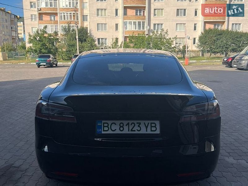 Лифтбек Tesla Model S 2019 в Стрые