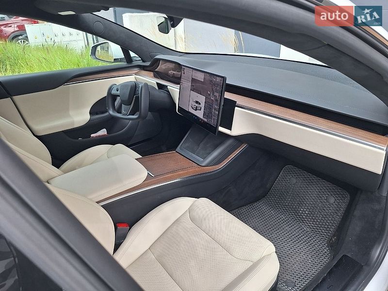 Лифтбек Tesla Model S 2022 в Львове