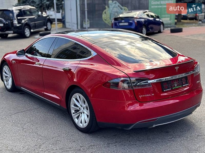 Ліфтбек Tesla Model S 2015 в Одесі