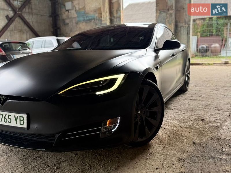 Ліфтбек Tesla Model S 2019 в Львові