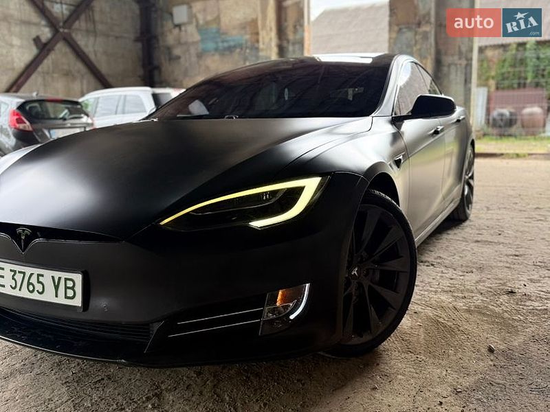 Лифтбек Tesla Model S 2019 в Львове