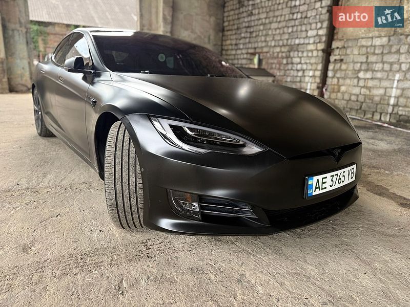 Ліфтбек Tesla Model S 2019 в Львові