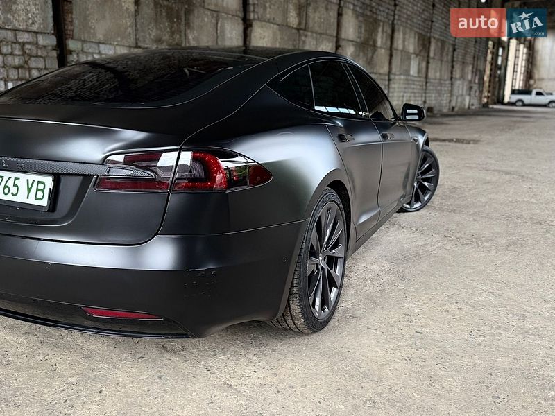 Лифтбек Tesla Model S 2019 в Львове