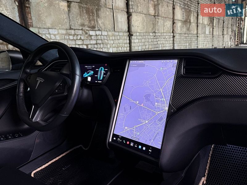 Лифтбек Tesla Model S 2019 в Львове