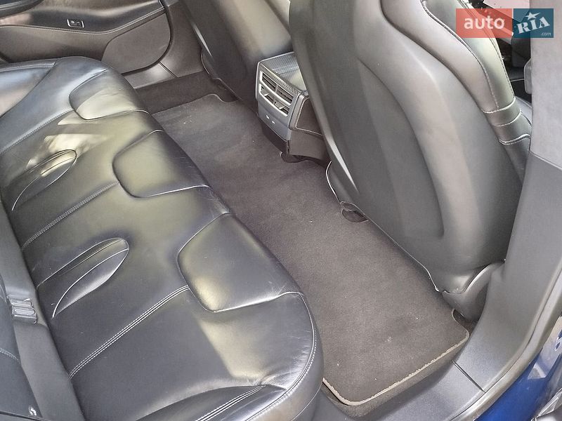 Ліфтбек Tesla Model S 2016 в Ковелі