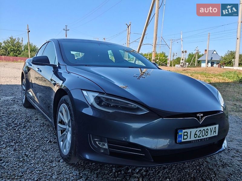 Ліфтбек Tesla Model S 2018 в Полтаві