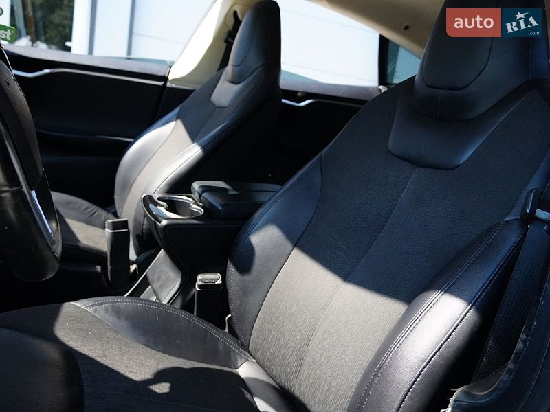 Лифтбек Tesla Model S 2014 в Дрогобыче фото 48 Лифтбек Tesla Model S 2014 в Дрогобыче