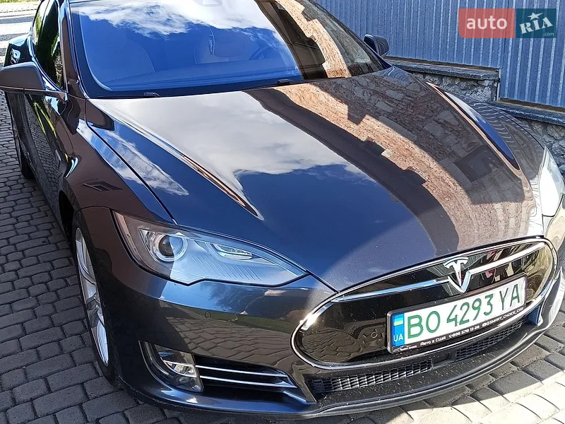 Tesla Model S