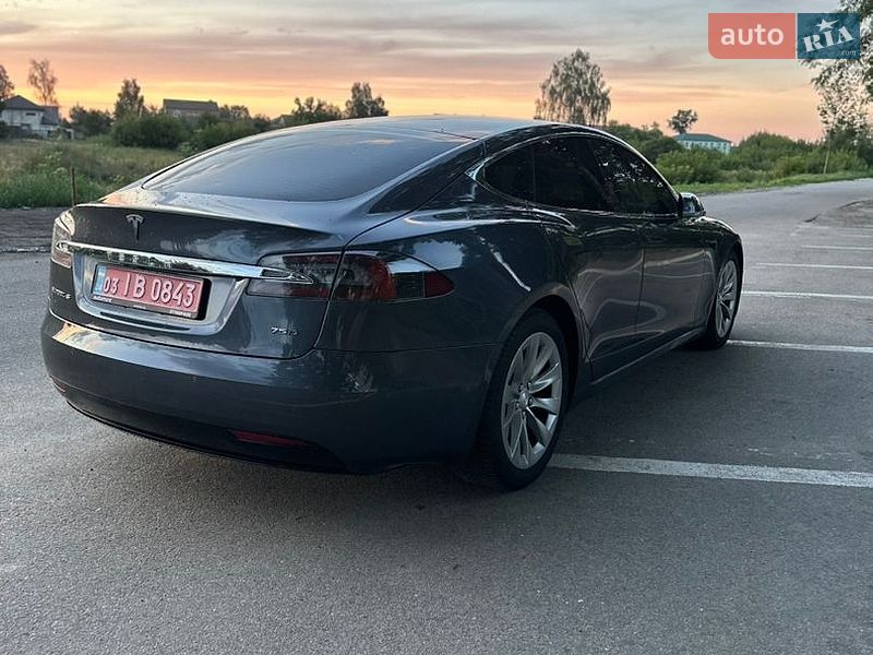 Ліфтбек Tesla Model S 2017 в Луцьку