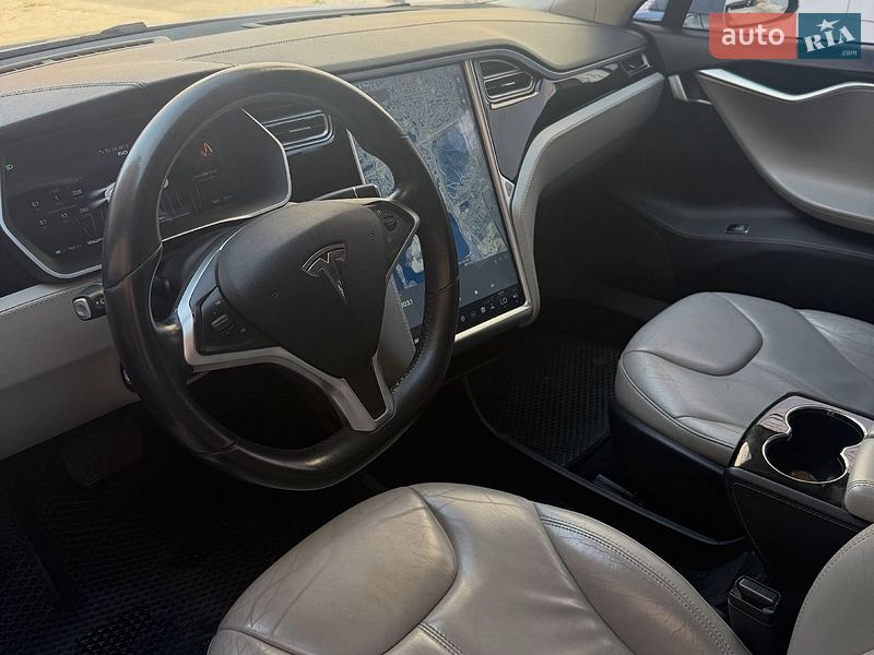 Лифтбек Tesla Model S 2015 в Львове фото 8 Лифтбек Tesla Model S 2015 в Львове