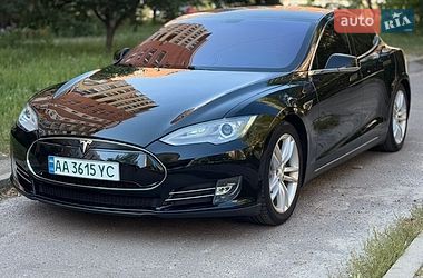 Лифтбек Tesla Model S 2014 в Полтаве
