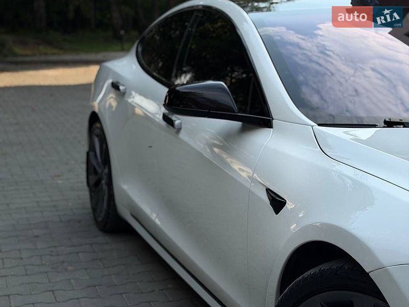Лифтбек Tesla Model S 2017 в Тернополе