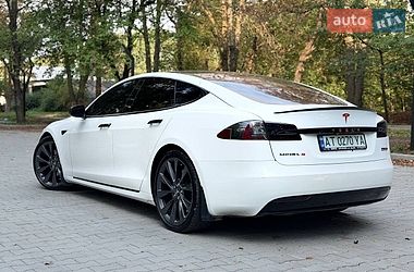 Лифтбек Tesla Model S 2017 в Тернополе