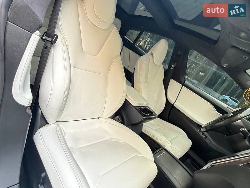 Лифтбек Tesla Model S 2017 в Тернополе
