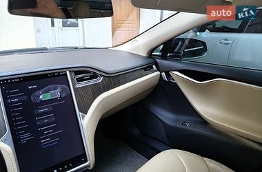 Лифтбек Tesla Model S 2014 в Львове