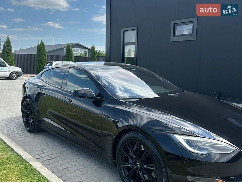 Лифтбек Tesla Model S 2022 в Тернополе
