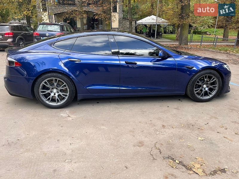 Лифтбек Tesla Model S 2022 в Львове