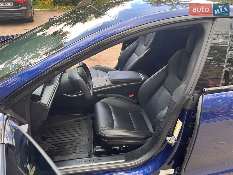 Лифтбек Tesla Model S 2022 в Львове