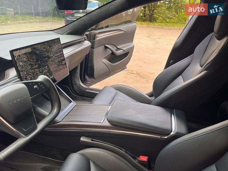 Лифтбек Tesla Model S 2022 в Львове