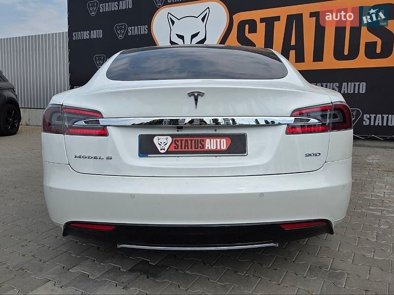 Лифтбек Tesla Model S 2016 в Хмельницком