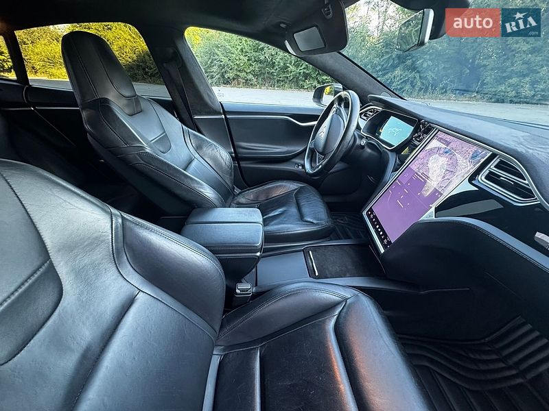 Лифтбек Tesla Model S 2015 в Днепре
